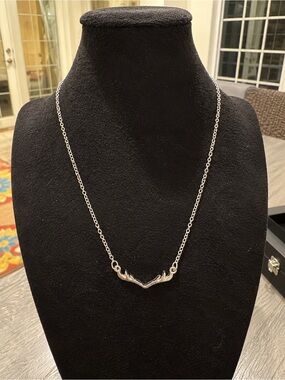 Silver Tone Antler Necklace Deer Horn Pendant Adjustable Chain Minimalist